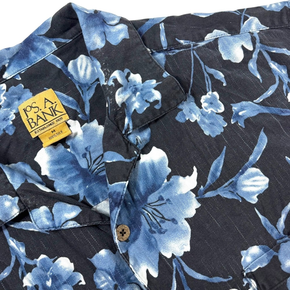 Jos. A. Bank Mens Medium Silk Floral Button Up Shirt Black Blue Hawaiian